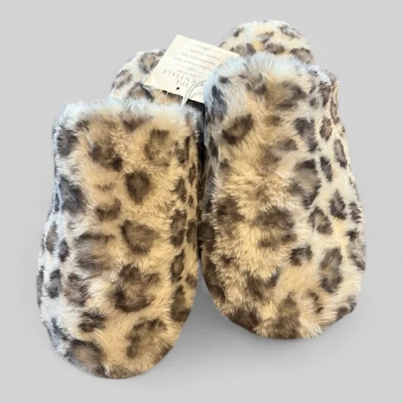 Anna & Ava Leopard Print Faux Fur Slippers, NEW - Picture 2 of 5